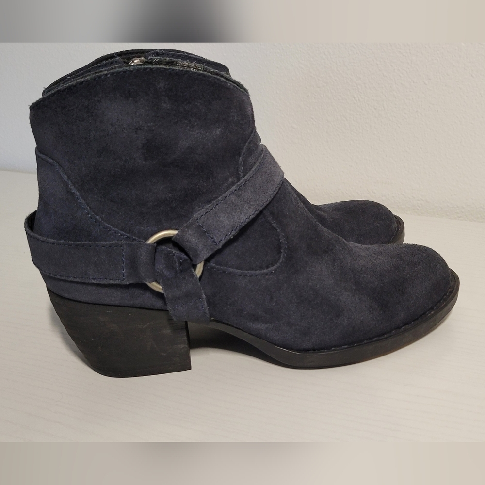 Dark blue harness Suede Born Boots